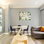 Location! Modern In Heart Of City!
