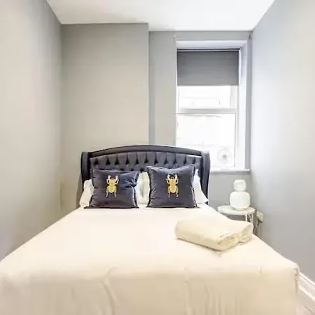 Apartment Location! Modern In Heart Of City! *