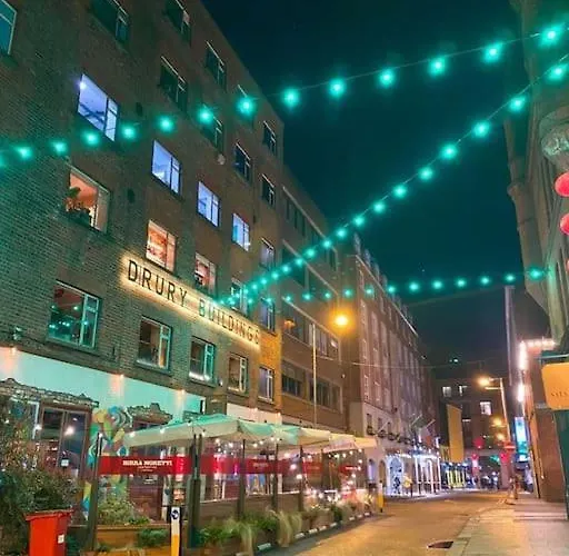 Apartman Location! Modern In Heart Of City! *