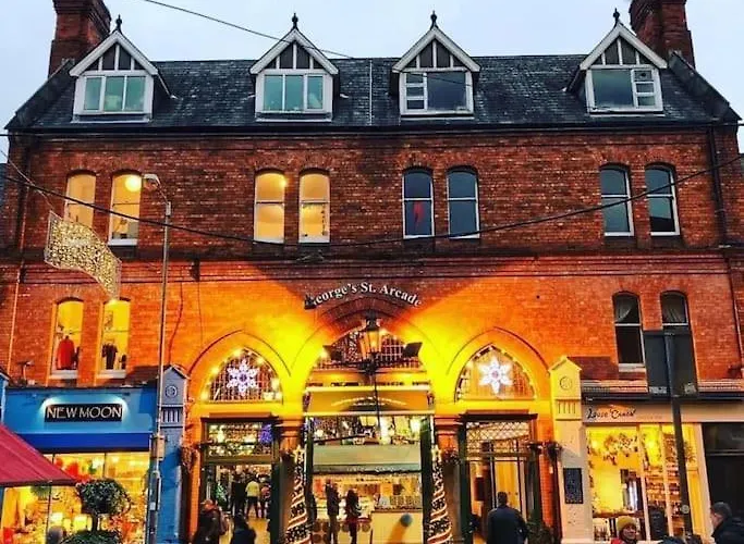 Location! Modern In Heart Of City! * Dublin