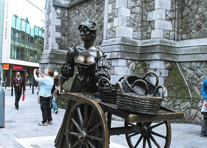 Location! Modern In Heart Of City!