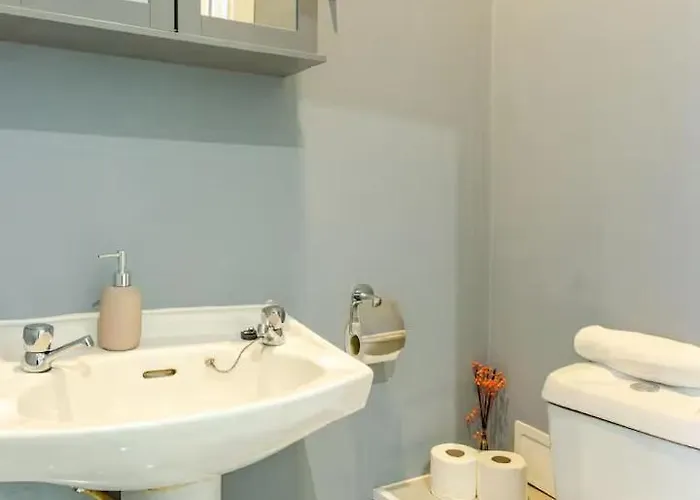 Location! Modern In Heart Of City! * Dublin